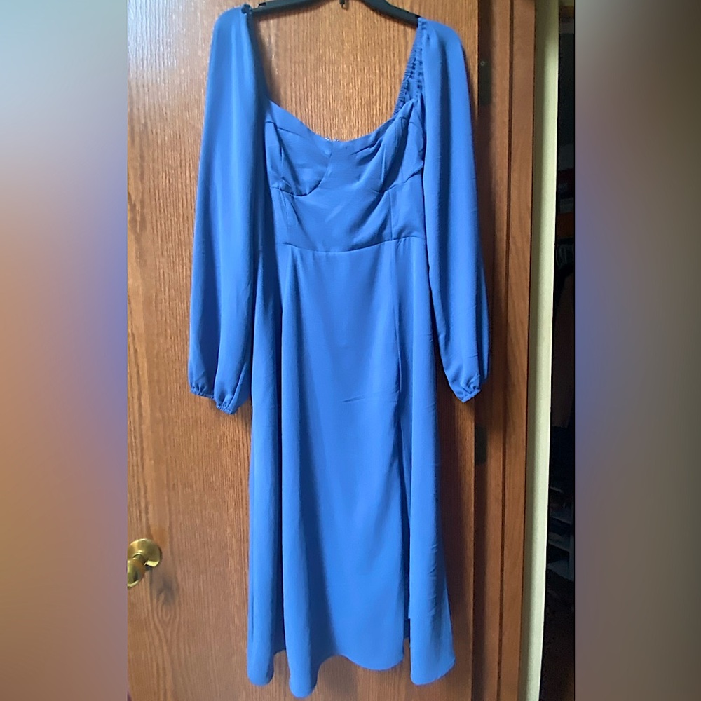 Forever 21 Large Blue Long Sleeve Midi Dress